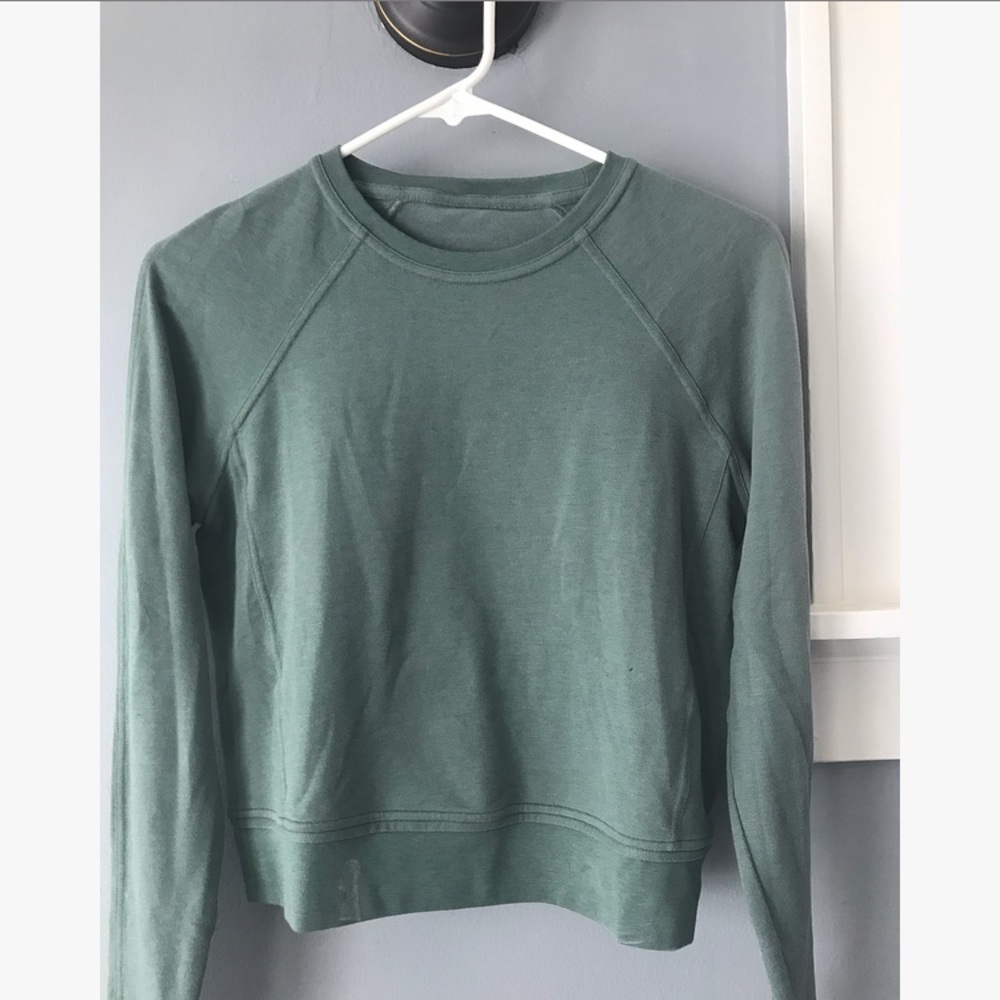 Lululemon Every Moment Crew size 4
